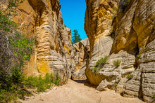 Load image into Gallery viewer, Northeast Arizona Cliff Dwellings - GPS Coordinates & Hiking Trails (500 Sites Included)